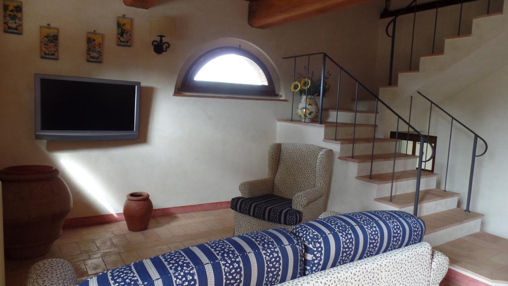 Il Fienile Holiday Home Le Fornacette Экстерьер фото